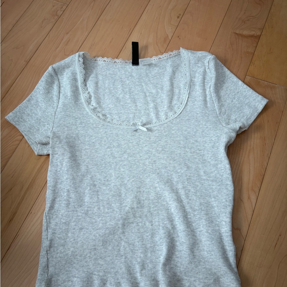 H&M Light Gray Short Sleeve Top